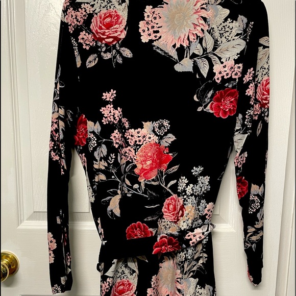 Vero Moda Long Floral Cardigan (with belt) - Picture 2 of 6